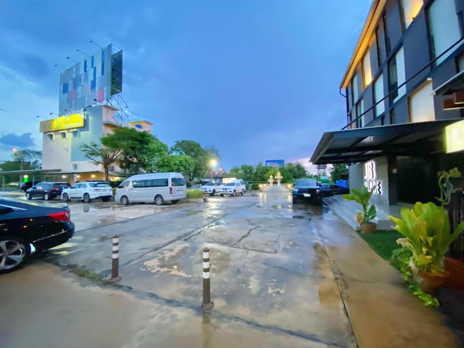Jb Place Nakhon Pathom Bagian luar foto